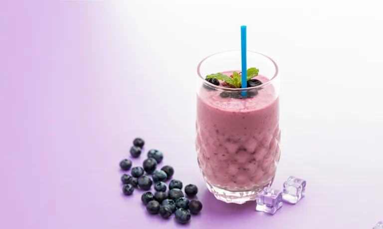 Yazın Ferahlatan Yaban Mersinli İçecekler_ Smoothie’ler, Kokteyller ve Sağlıklı Tarifler